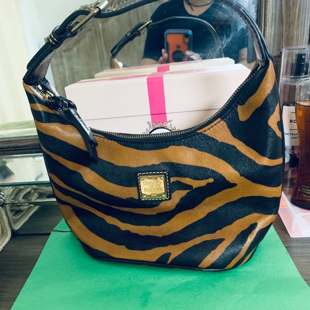Hand bag